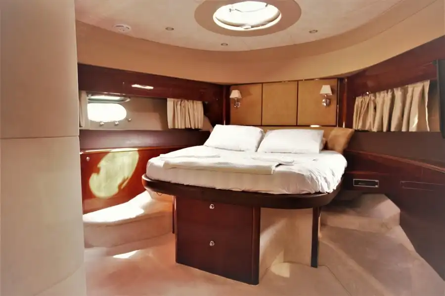 Kemer Yacht Rental 22m Princess 67